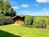 Garten und Holzhaus