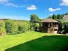 Pavillon und Feldblick